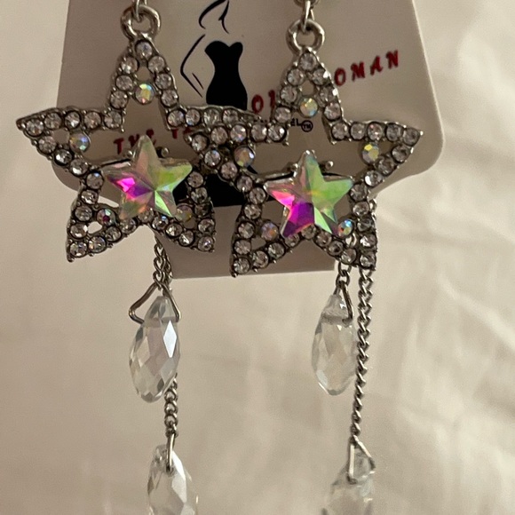 GORGEOUS IRIDESCENT CRYSTAL EMBELLISHED STAR FRONT/BACK EARRINGS - Picture 6 of 11